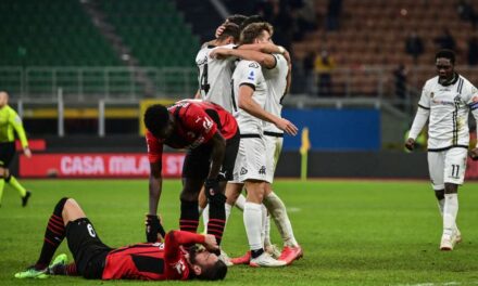 Spezia e Manajt dhe arbitri dënojnë Milanin, Napoli fiton ndaj Bolognas