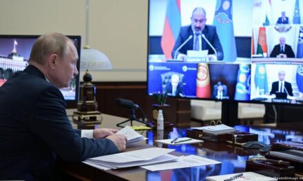 Putin paralajmëron se nuk të lejojë “revolucione me ngjyra” në shtetet e ish-Bashkimit Sovjetik