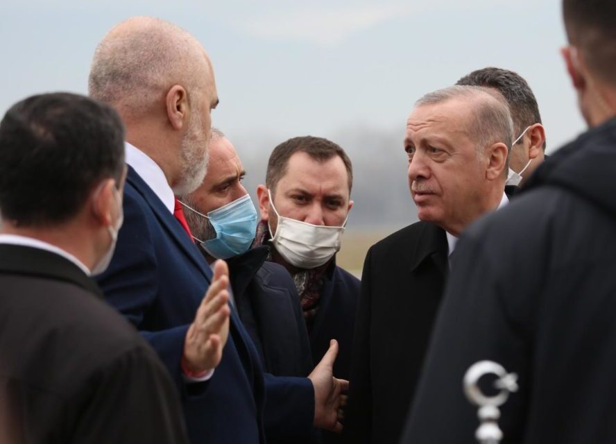 Kërkesa e Erdoganit për gylenistët, Rama: Nuk i kemi asnjë borxh presidentit turk, s’ka borxhe mes vëllezërve