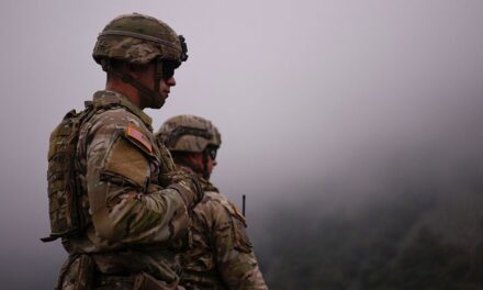 NATO shtoi personelin pas tensioneve në Veri, Shtëpia e Bardhë publikon raportin për numrin e ushtarëve amerikanë në Kosovë