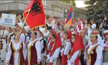 A po jetojnë shqiptarët e Ukrainës me rrezikun e luftës?
