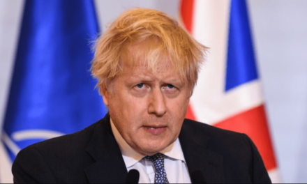 Kryeministri Johnson: Rusia planifikon luftën më të madhe në Europë që prej 1945