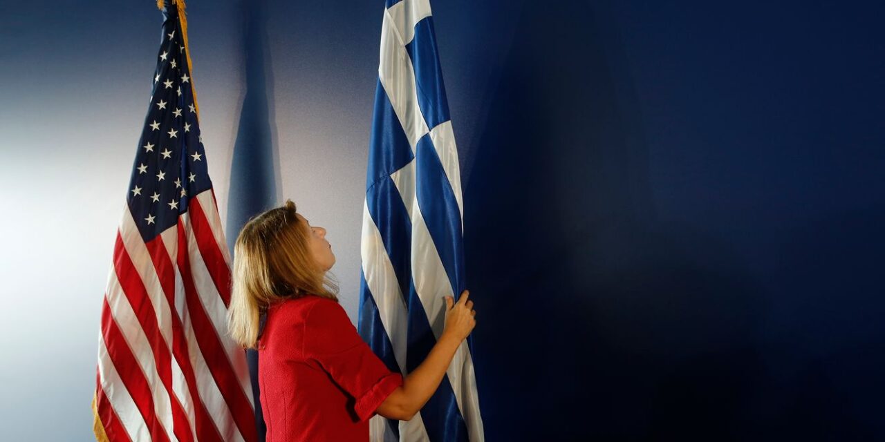 Greqia joshet nga SHBA dhe nxjerr jashtë Rusinë