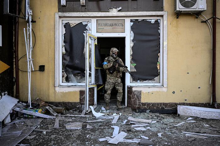 Zelensky: Rusët mund ta marrin Kievin vetëm nëse e rrafshojnë