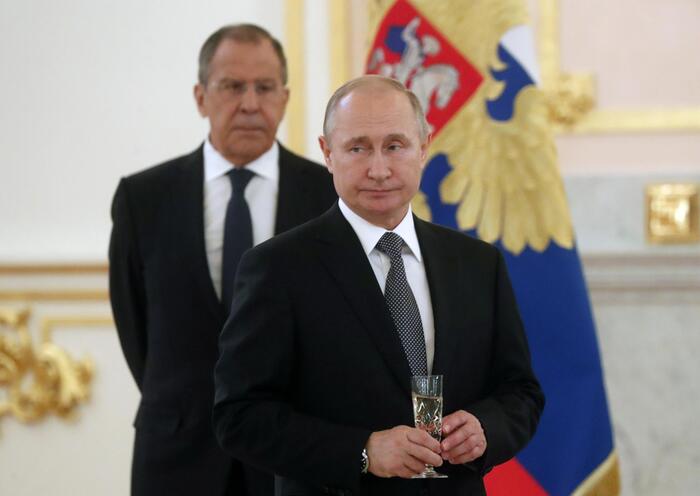 Putin vendos Shqipërinë në listën e vendeve jomiqësore