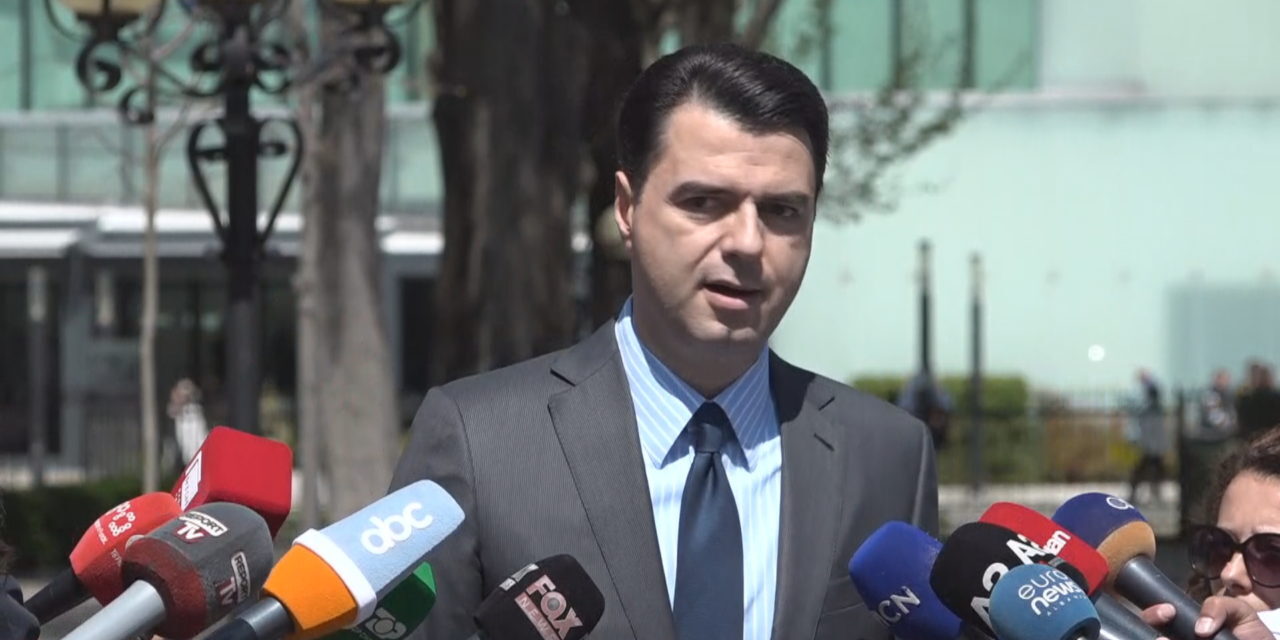 “Frymë përçarëse”, Basha sulmon Berishën: Kush nuk i nënshtrohet shpallet kulak si Alibeaj