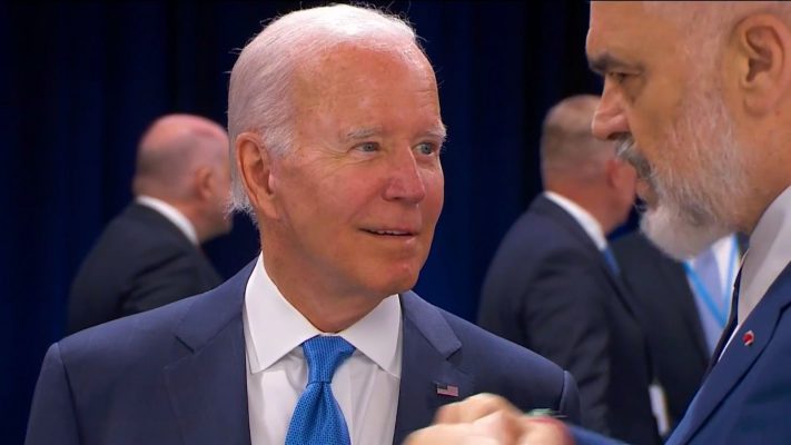 Rama takon presidentin Biden në Spanjë (VIDEO)
