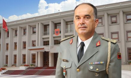Presidenti Begaj dekreton Vlora Hysenin si drejtuesen e re të SHISH