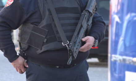 Fotoja e oficerit në celularin e Nuredin Dumanit, por policia nuk e merr në mbrojtje