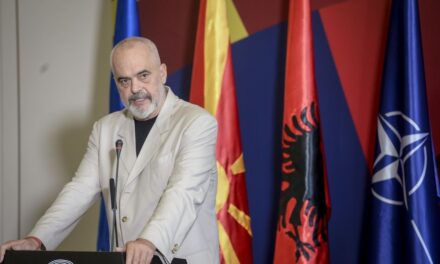 Shqipëria mund të “divorcohet” nga RMV nëse nuk pranon propozimin e Macron