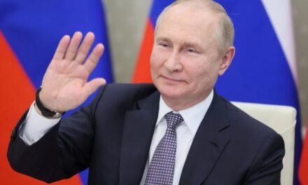 ‘Nëna Heroinë’, Putin: 16 mijë dollarë për gratë që lindin 10 ose më shumë fëmijë
