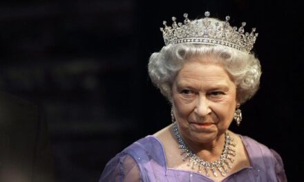 “Dinte gjithçka për Shqipërinë”, ambasadori rrëfen takimin me mbretëreshën Elisabeth II