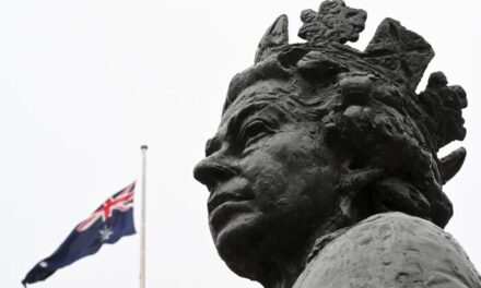 Bust i mbretëreshës Elizabeth II në Has, kryebashkiaku: Do financohet nga emigrantët