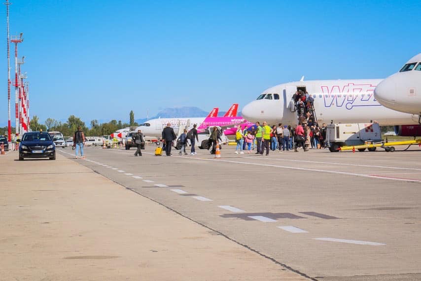 Grevë e punonjësve, anulohen dhjetëra fluturime drejt Italisë