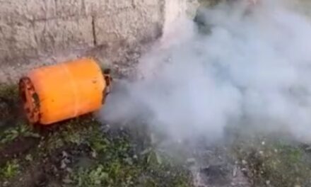 Shpërthen bombola e gazit në një banesë në Librazhd, plagoset i moshuari