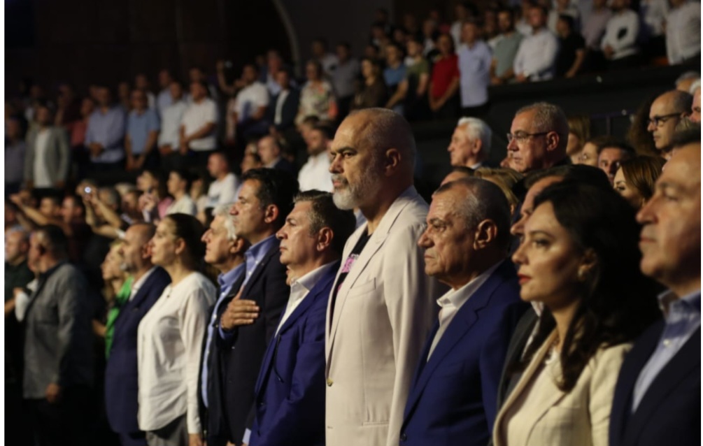 Partia Socialiste feston sot 32-vjetorin, mungon Fatos Nano, Ruçi në krah të Ramës. Ministra, deputetë e kryebashkiakë të pranishëm