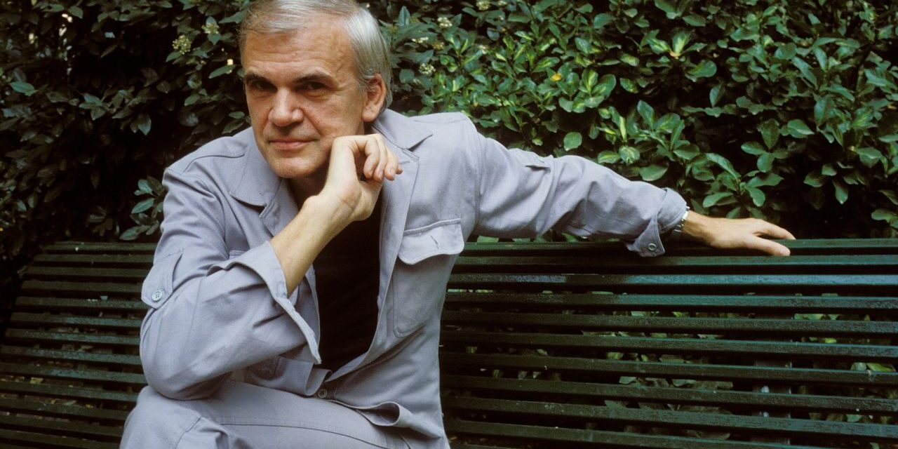 Shuhet shkrimtari i njohur Milan Kundera