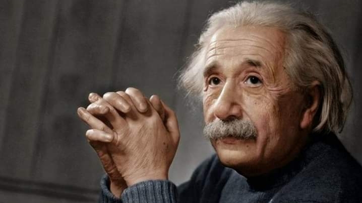Ajnshtajni: “Unë besoj në Perëndinë e Spinozës”