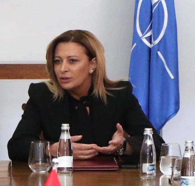 Dallëndyshe Bici merr mandatin e deputetit të Arben Ahmetajt